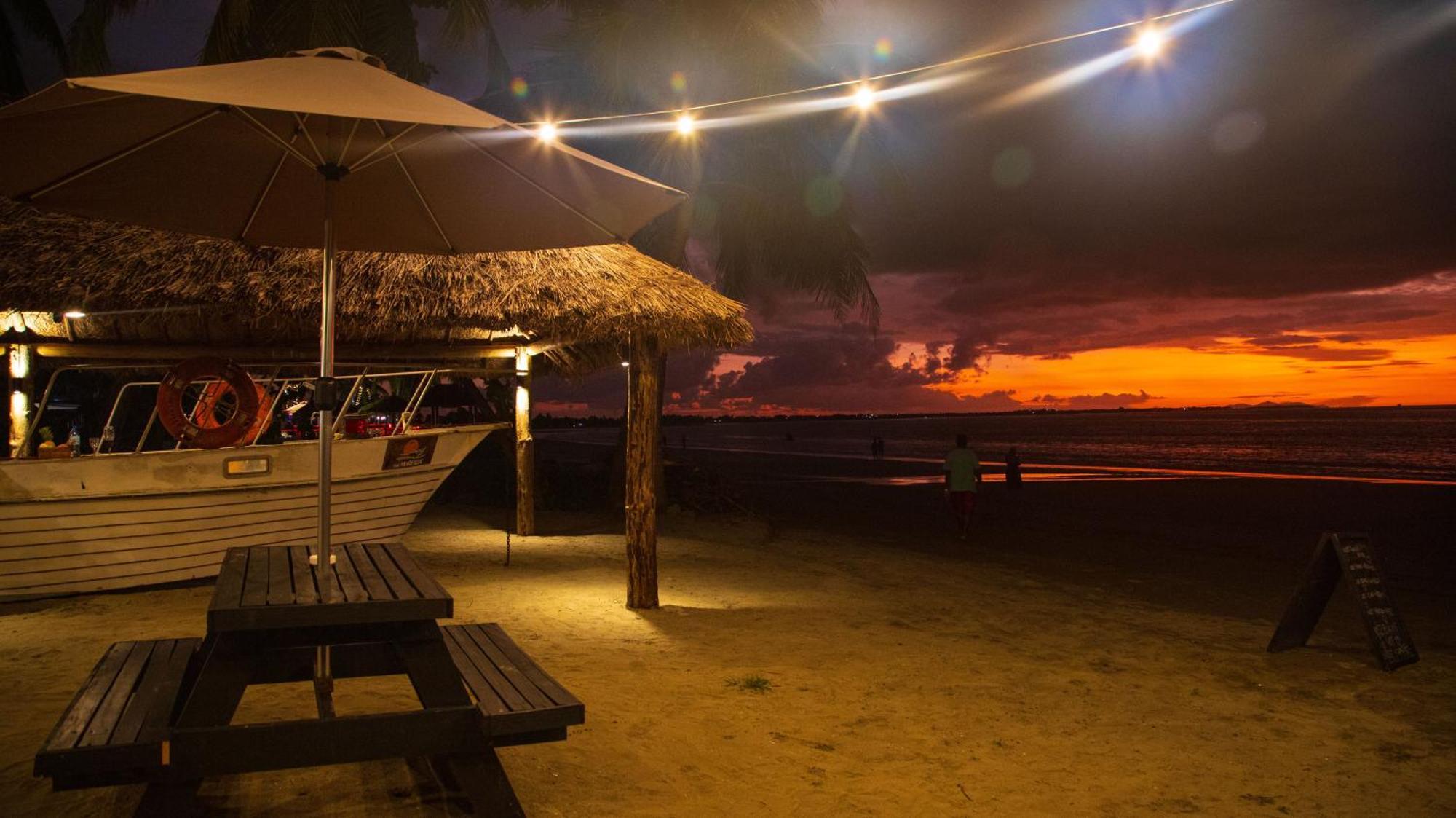 Aquarius On The Beach Nadi Exterior photo